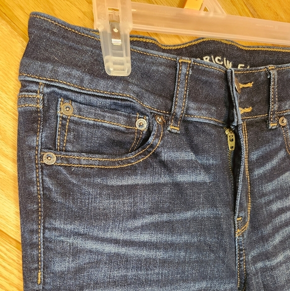 American Eagle artist crop next level crop size 6 standard dark cropped Jeans - Picture 2 of 11